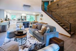 Perch - Evergreen Cabin